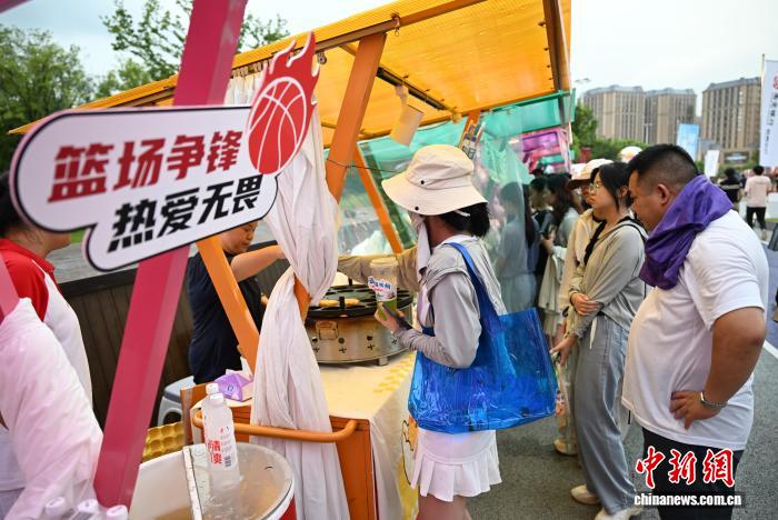 市民在
