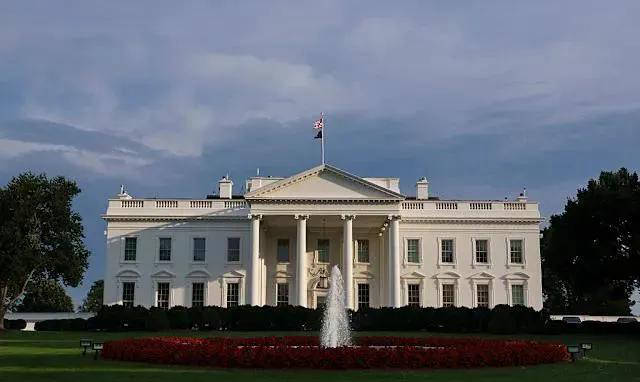 尚为时过早, 与特朗普总