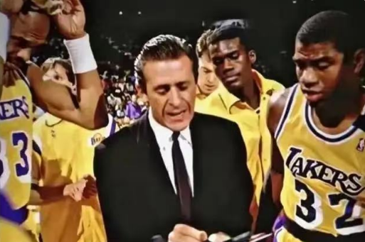 作为NBA, 他曾经帮助