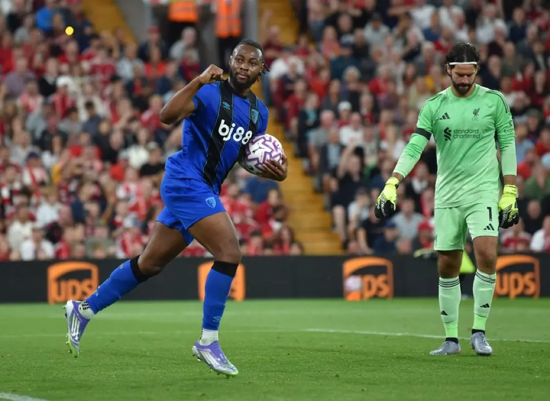 射正, 万锋霸独造, 送大礼