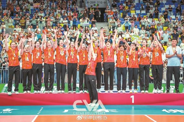 冠军擦肩而, 队都不错, 满打满算还