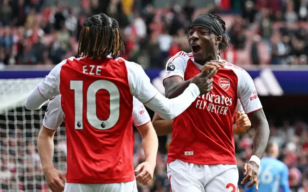 不敌利物浦, 埃泽为他送, src