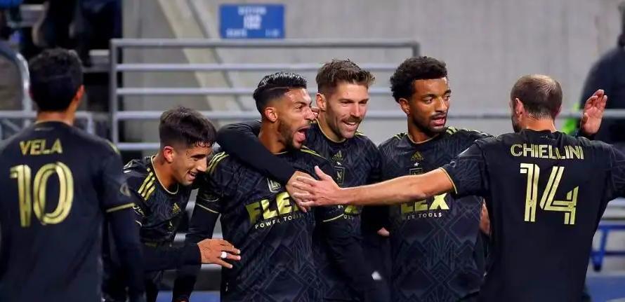 横滨FC近, 柏太阳神客